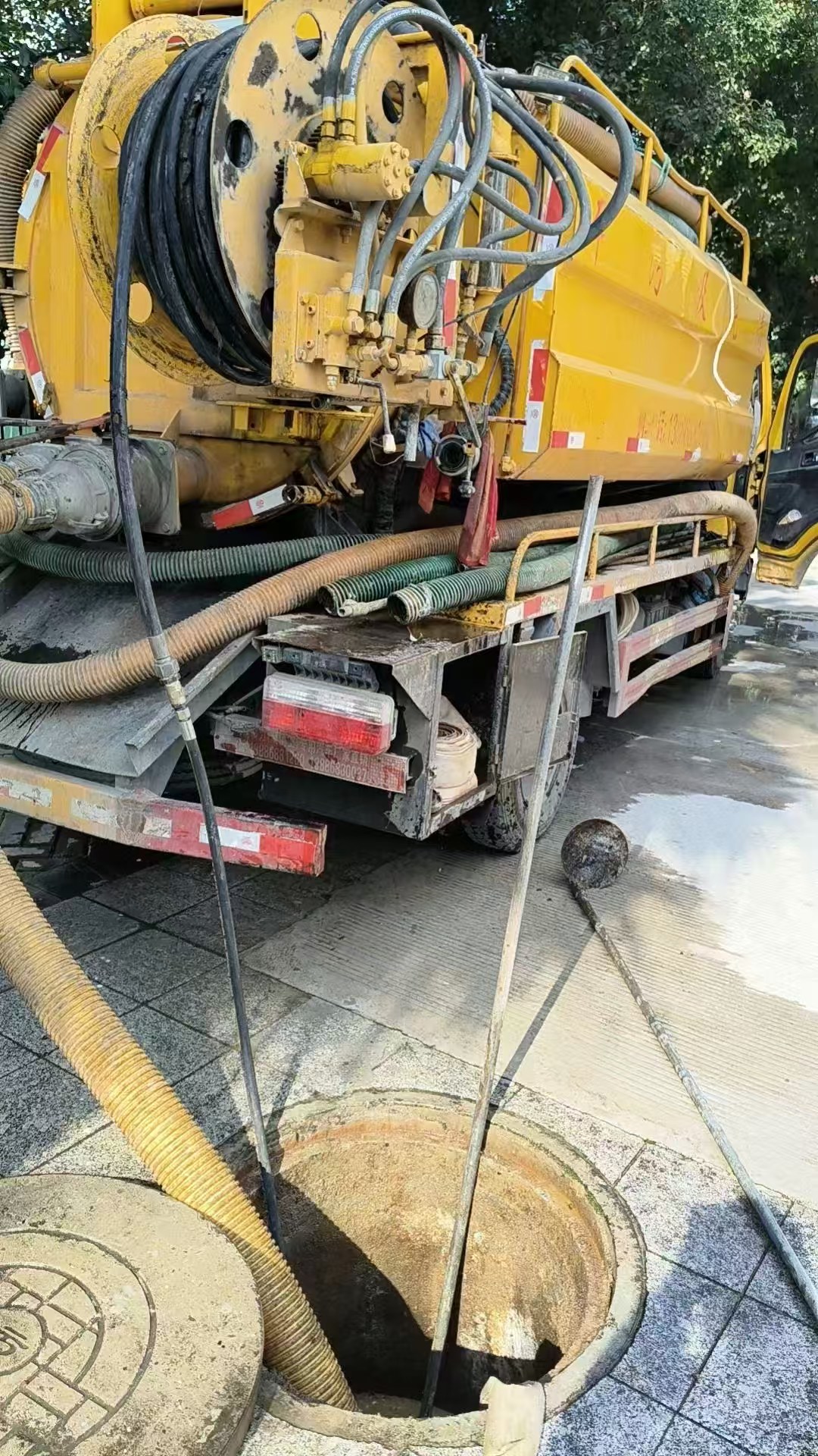 化粪池淤堵致二楼居民家溢满污水 合肥一市民为管道不通苦恼多年